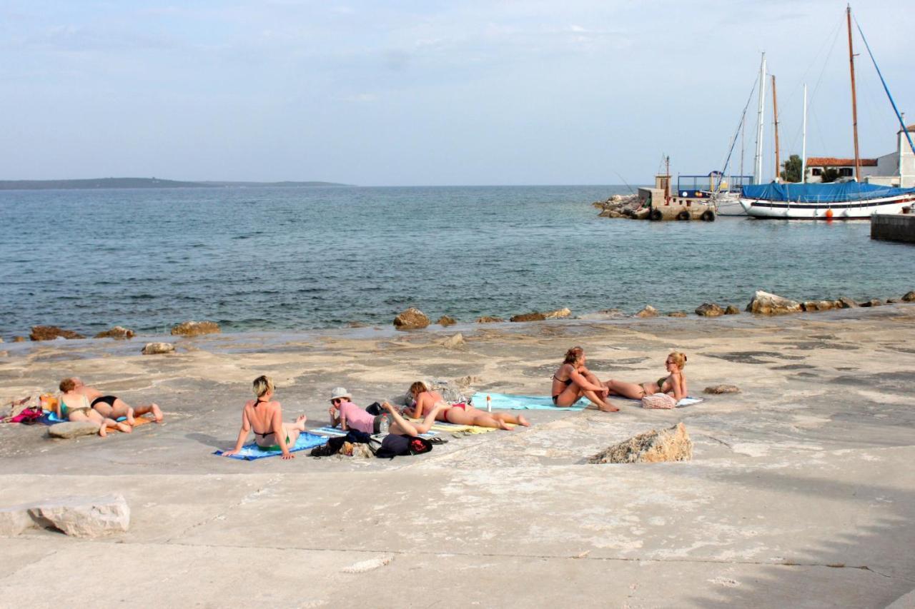 Apartments And Rooms By The Sea Nerezine, Losinj - 11815 Exterior photo